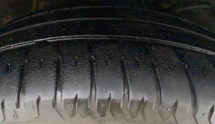 2019 Maruti Ertiga ZXI SMART HYBRID AT, Petrol, Automatic, 46,354 km, Right Rear Tyre Tread