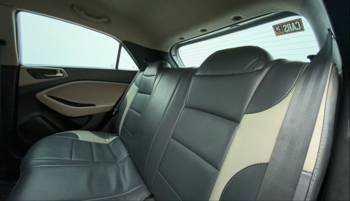 2016 Hyundai Elite i20 SPORTZ 1.4 CRDI, Diesel, Manual, 91,683 km, Right Side Rear Door Cabin