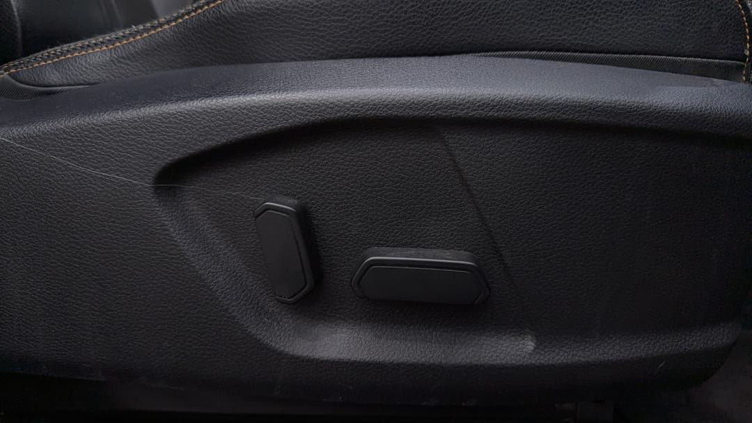 2021 Ford Ranger Wildtrak 2.0 (4x4), Automatic, 106211 km, Drivers Side Adjustment Panel