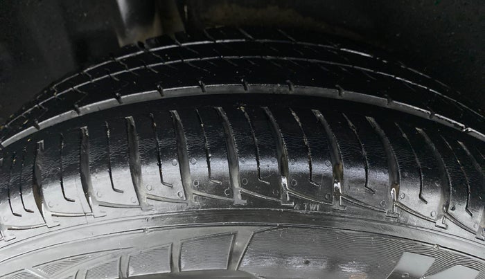 2019 Maruti Vitara Brezza VDI, Diesel, Manual, 25,451 km, Right Rear Tyre Tread