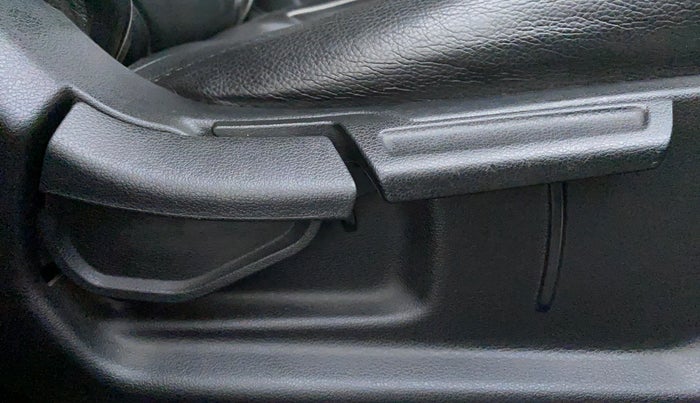 2019 Hyundai VENUE 1.0 TURBO GDI SX+ AT, Petrol, Automatic, 28,245 km, Driver Side Adjustment Panel