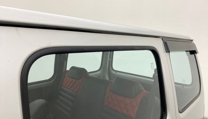 2020 Maruti Eeco 5 STR CNG WITH AC PLUSHTR, CNG, Manual, 29,492 km, Rear left door - Door visor damaged