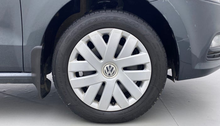2017 Volkswagen Polo COMFORTLINE 1.2L PETROL, Petrol, Manual, 19,236 km, Right Front Wheel