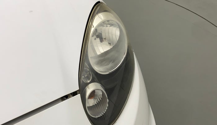 2017 Nissan Micra Active XV, CNG, Manual, 61,611 km, Left headlight - Headlight parking bulb fused
