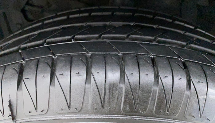 2021 Toyota URBAN CRUISER PREMIUM MT, Petrol, Manual, 2,008 km, Left Front Tyre Tread