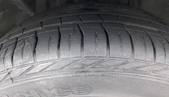 2016 Ford Ecosport 1.5TITANIUM TDCI, Diesel, Manual, 86,017 km, Left Front Tyre Tread
