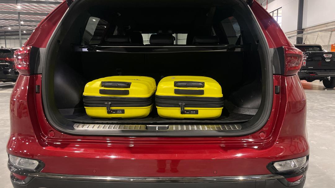 2019 Kia Sportage Gt-line (AWD), Automatic, 118292 km, Boot Inside View with Luggage