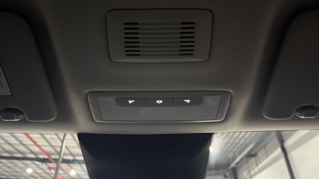 2025 MG Zst Vibe, Automatic, 15626 km, On-Roof Controls/Sunglass holder