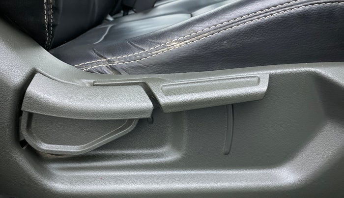 2020 Hyundai VENUE SX 1.0 TURBO, Petrol, Manual, 38,473 km, Driver Side Adjustment Panel