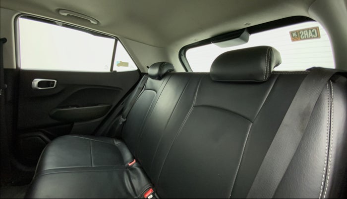 2020 Hyundai VENUE SX 1.0 TURBO, Petrol, Manual, 38,473 km, Right Side Rear Door Cabin