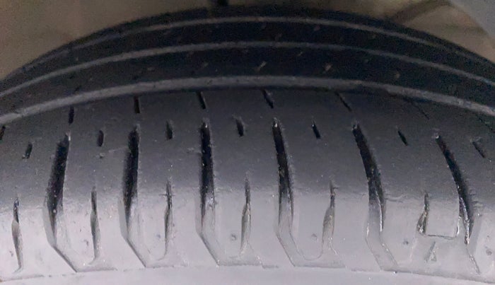 2018 Maruti Dzire ZXI, Petrol, Manual, 69,891 km, Left Rear Tyre Tread