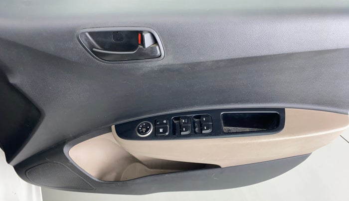 2017 Hyundai Grand i10 MAGNA 1.2 KAPPA VTVT, CNG, Manual, 29,854 km, Driver Side Door Panels Control