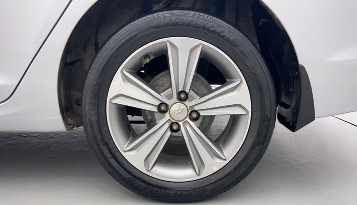 2017 Hyundai Verna 1.6 SX (O) CRDI MT, Diesel, Manual, 43,660 km, Left Rear Wheel