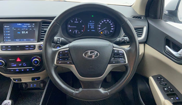 2017 Hyundai Verna 1.6 SX (O) CRDI MT, Diesel, Manual, 43,660 km, Steering Wheel Close Up