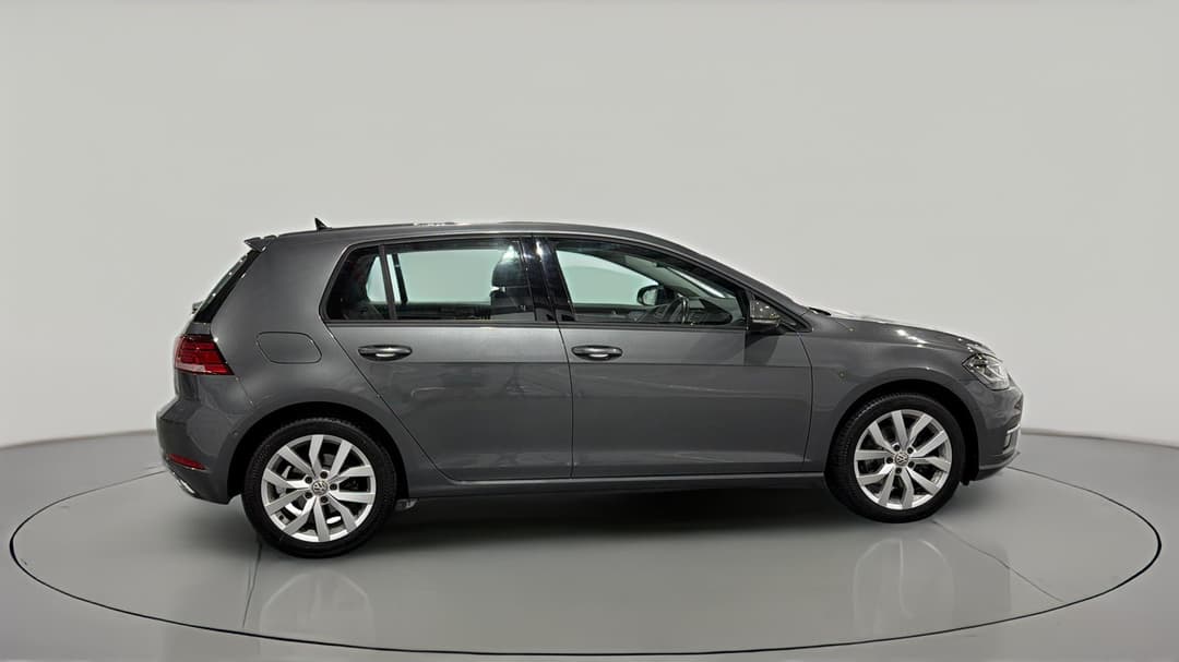2020 Volkswagen Golf 110 Tsi Highline, Automatic, 82762 km, Right Side View