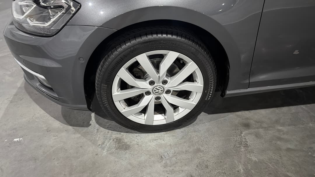 2020 Volkswagen Golf 110 Tsi Highline, Automatic, 82762 km, Left Front Wheel