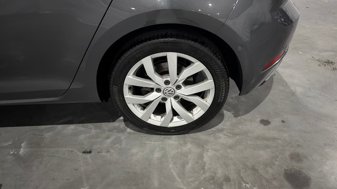 2020 Volkswagen Golf 110 Tsi Highline, Automatic, 82762 km, Left Rear Wheel