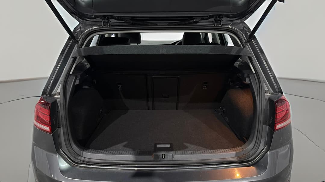 2020 Volkswagen Golf 110 Tsi Highline, Automatic, 82762 km, Boot Inside View