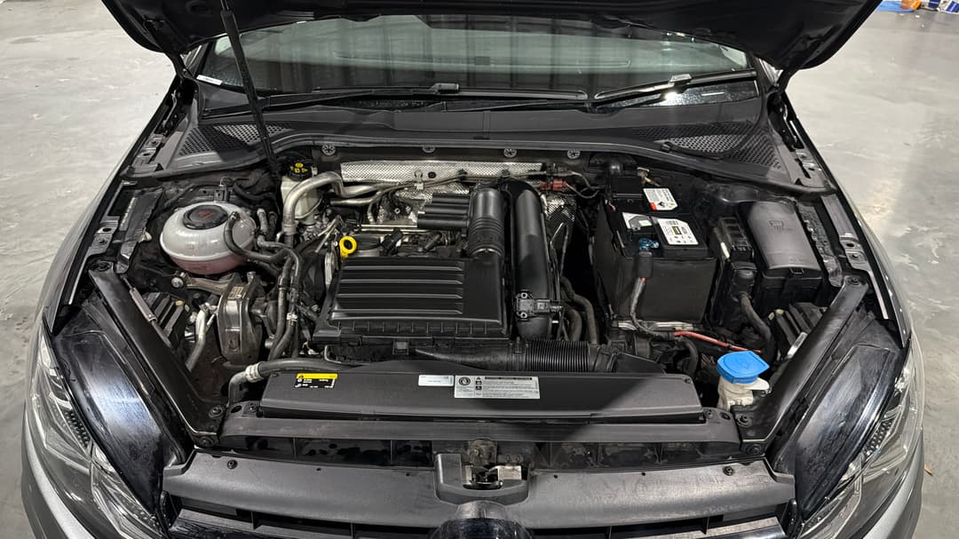 2020 Volkswagen Golf 110 Tsi Highline, Automatic, 82762 km, Open Bonnet (Engine)