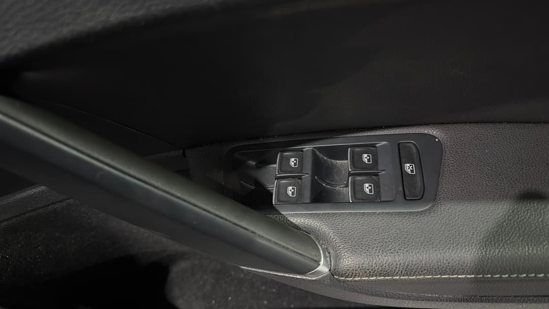 2020 Volkswagen Golf 110 Tsi Highline, Automatic, 82762 km, Drivers Side Door Panel Controls