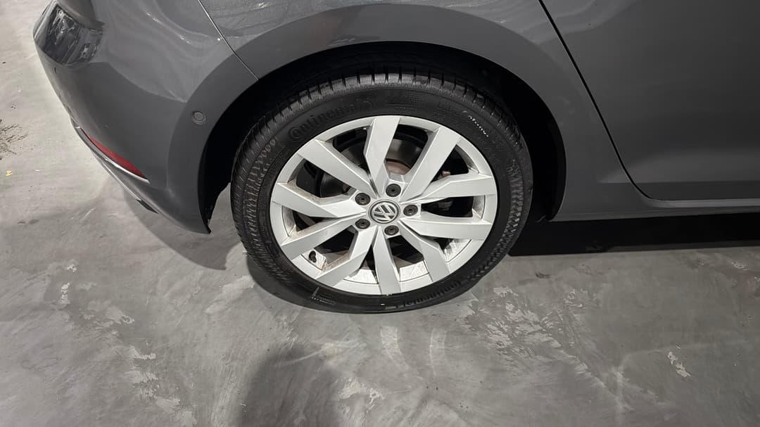 2020 Volkswagen Golf 110 Tsi Highline, Automatic, 82762 km, Right Rear Wheel