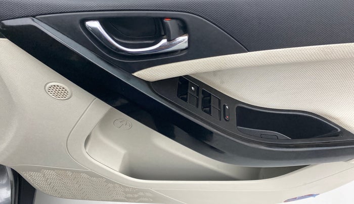 2022 Tata NEXON XZ+ 1.2, Petrol, Manual, 2,162 km, Driver Side Door Panels Control