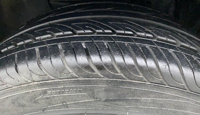 2019 Hyundai Elite i20 1.2 MAGNA PLUS VTVT, Petrol, Manual, 9,642 km, Left Front Tyre Tread