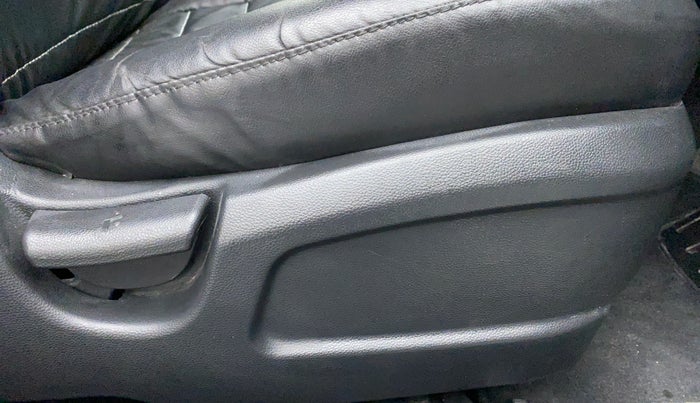 2019 Hyundai Elite i20 1.2 MAGNA PLUS VTVT, Petrol, Manual, 9,642 km, Driver Side Adjustment Panel
