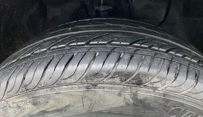 2019 Hyundai Elite i20 1.2 MAGNA PLUS VTVT, Petrol, Manual, 9,642 km, Right Front Tyre Tread