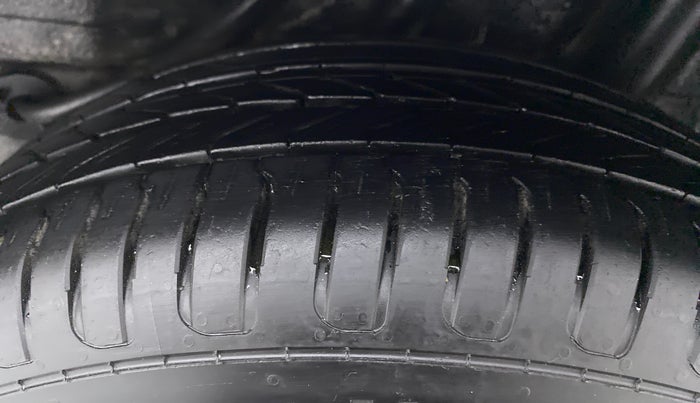 2017 Honda Amaze 1.2 S (O) MT I VTEC, Petrol, Manual, 41,189 km, Left Rear Tyre Tread