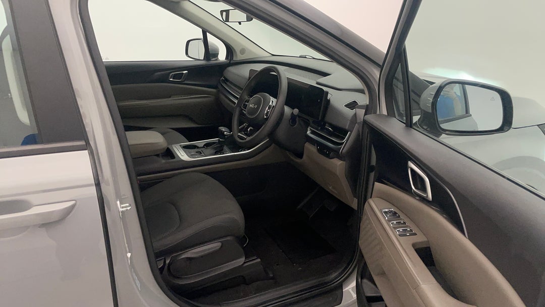 2024 Kia Carnival S, Automatic, 46354 km, Right Side Front Door Cabin View