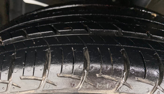 2018 Maruti Baleno DELTA 1.2 K12, Petrol, Manual, 17,286 km, Left Front Tyre Tread