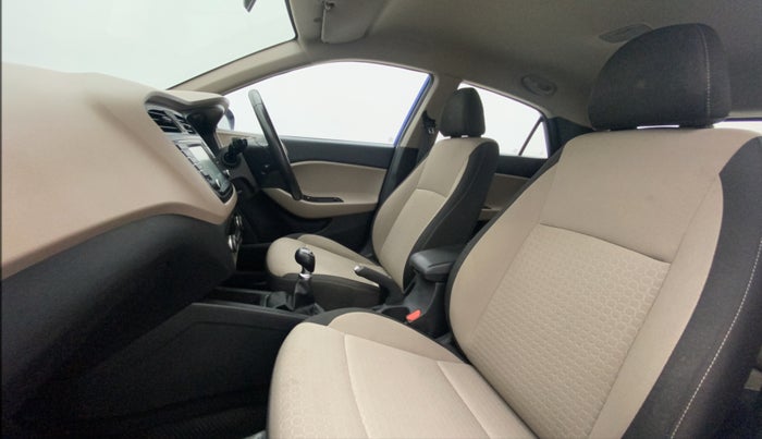 2016 Hyundai Elite i20 ASTA 1.2 (O), Petrol, Manual, 40,292 km, Right Side Front Door Cabin