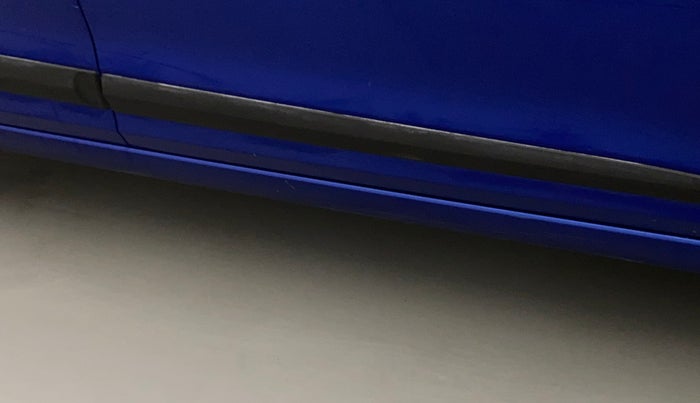 2016 Hyundai Elite i20 ASTA 1.2 (O), Petrol, Manual, 40,292 km, Right running board - Minor scratches