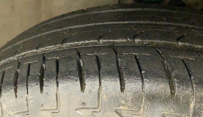 2019 Maruti IGNIS DELTA 1.2, Petrol, Manual, 67,221 km, Right Front Tyre Tread