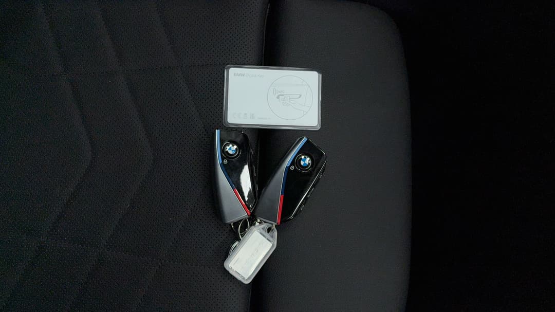 2023 BMW Ix1 xDrive30 M Sport, Automatic, 28092 km, Key Close-up