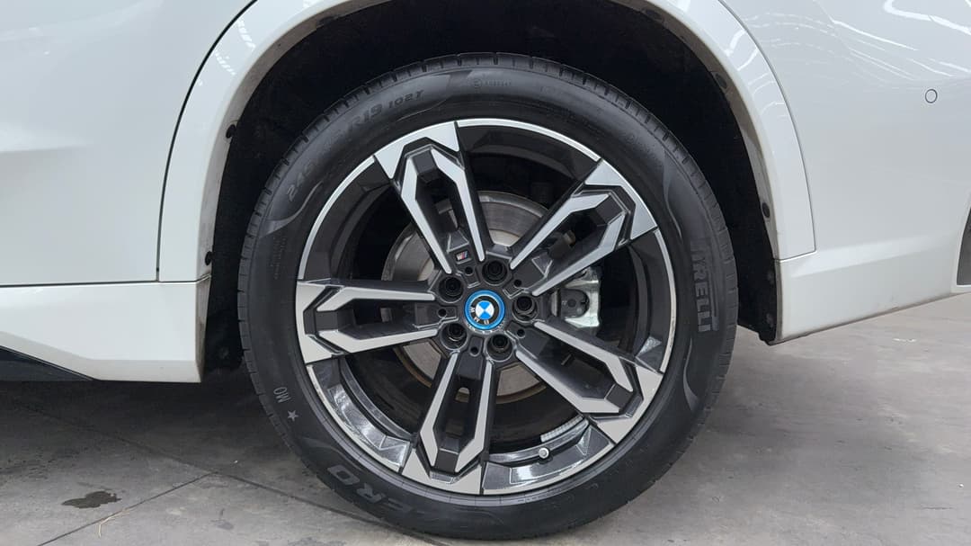 2023 BMW Ix1 xDrive30 M Sport, Automatic, 28092 km, Left Rear Wheel