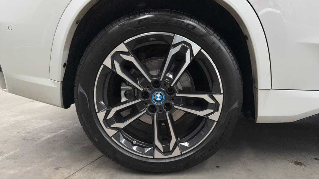 2023 BMW Ix1 xDrive30 M Sport, Automatic, 28092 km, Right Rear Wheel