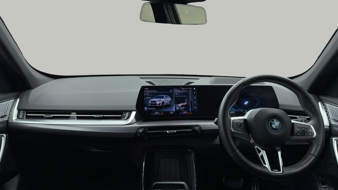 2023 BMW Ix1 xDrive30 M Sport, Automatic, 28092 km, Dashboard View