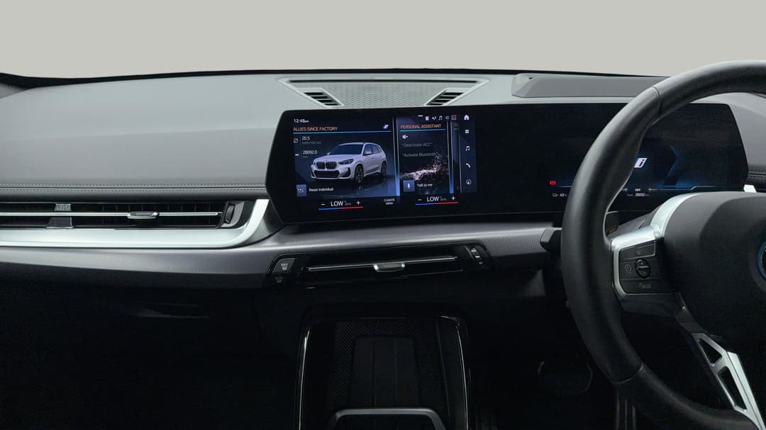 2023 BMW Ix1 xDrive30 M Sport, Automatic, 28092 km, Center Console