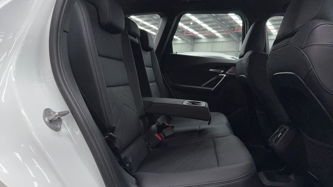 2023 BMW Ix1 xDrive30 M Sport, Automatic, 28092 km, Right Side Rear Door Cabin View