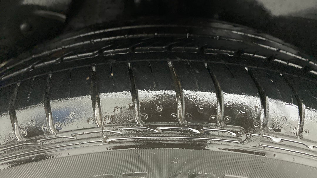 Right Rear Tyre Tread