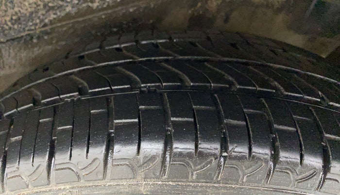 2016 Maruti Wagon R 1.0 VXI, CNG, Manual, 61,363 km, Left Rear Tyre Tread