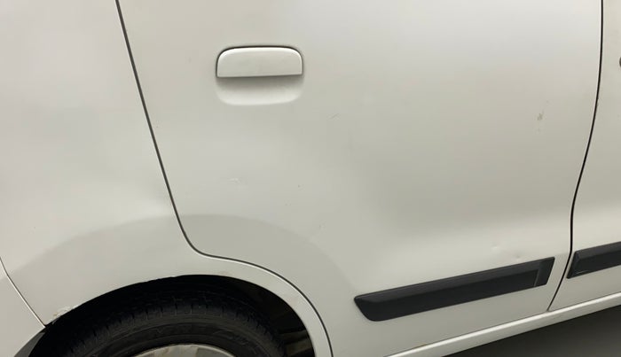 2016 Maruti Wagon R 1.0 VXI, CNG, Manual, 61,363 km, Right rear door - Slightly dented