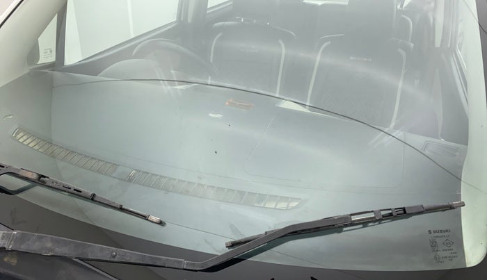 2016 Maruti Wagon R 1.0 VXI, CNG, Manual, 61,363 km, Front windshield - Minor spot on windshield