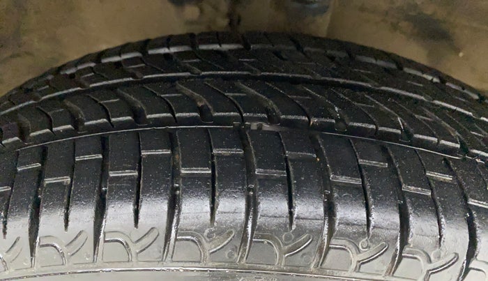 2016 Maruti Wagon R 1.0 VXI, CNG, Manual, 61,363 km, Right Front Tyre Tread