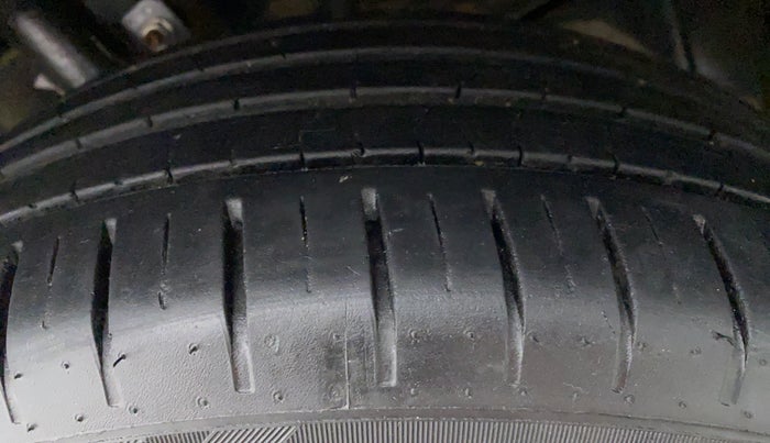 2021 Toyota Glanza G MT PETROL, Petrol, Manual, 20,326 km, Left Front Tyre Tread