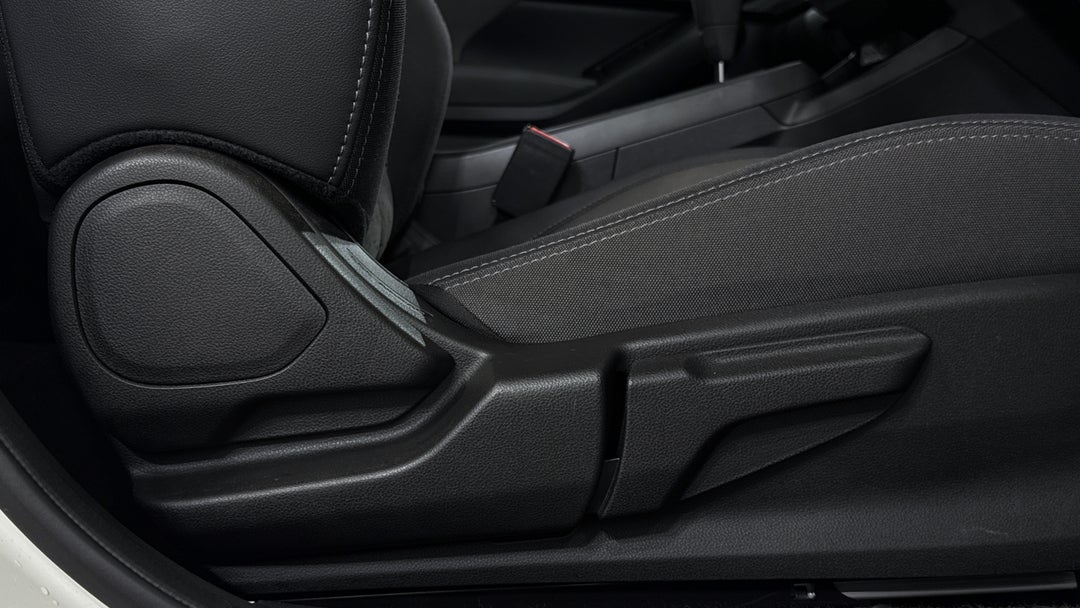 2024 Subaru Crosstrek AWD 2.0l, Automatic, 17776 km, Drivers Side Adjustment Panel