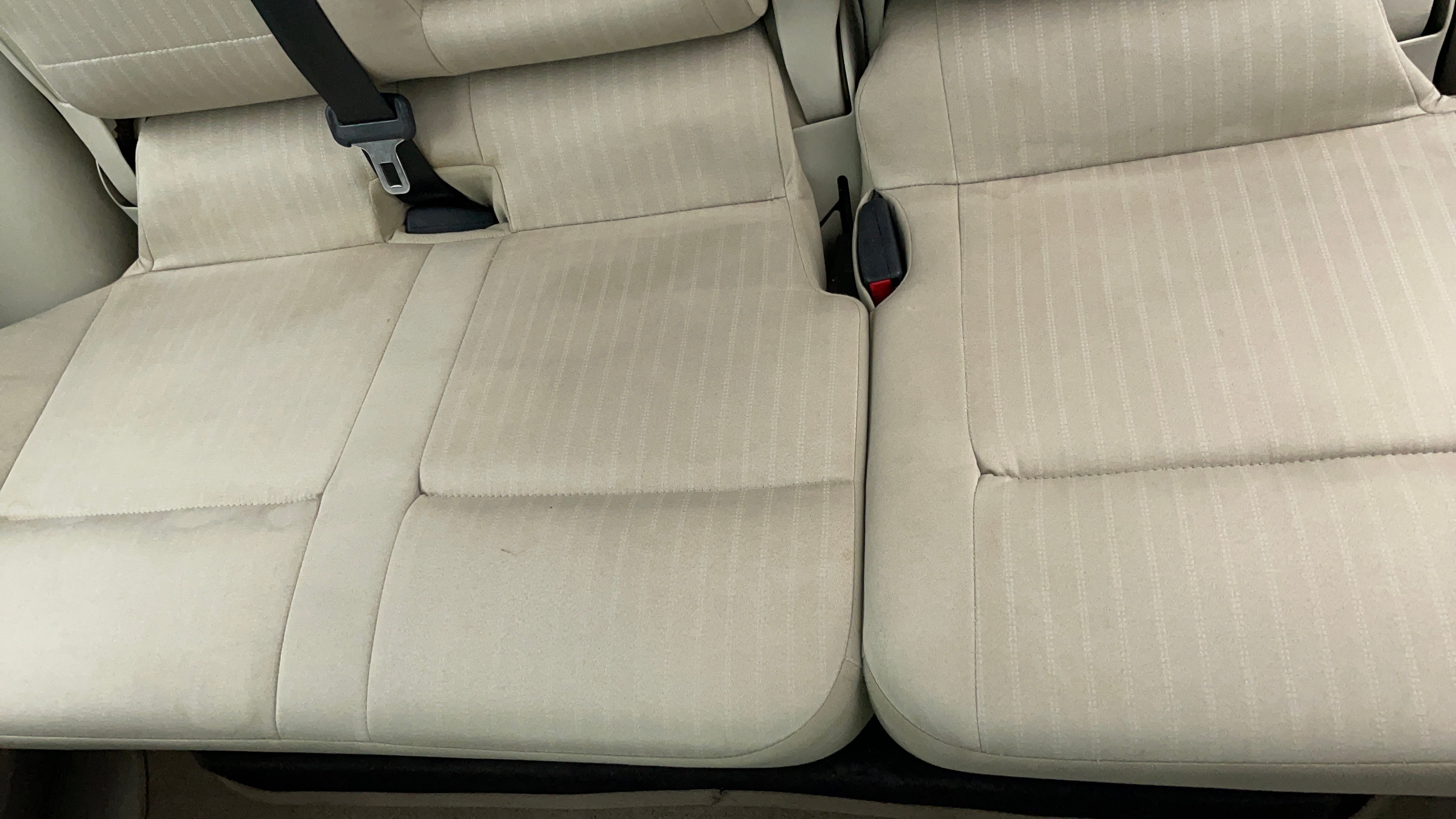 Mitsubishi Pajero-Seat 2nd row RHS  Dirty