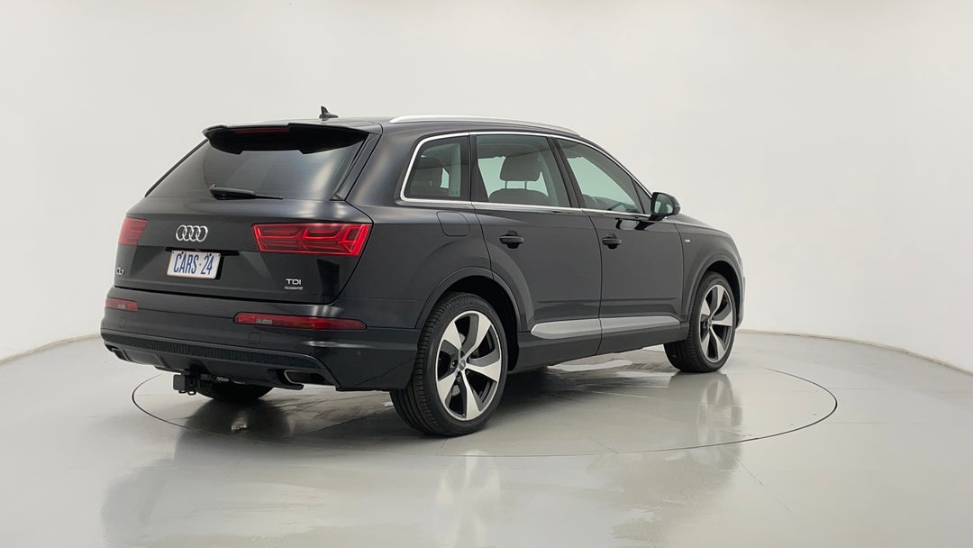 Right Back Diagonal (45- Degree) View